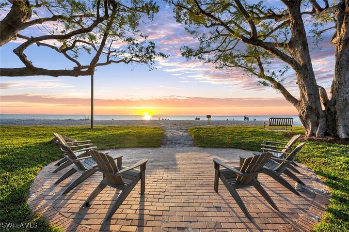 2050 Crayton Road  Naples FL 34102 photo