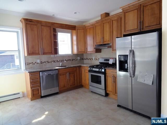 Property Photo:  1576 Anderson Avenue 2nd Fl  NJ 07024 