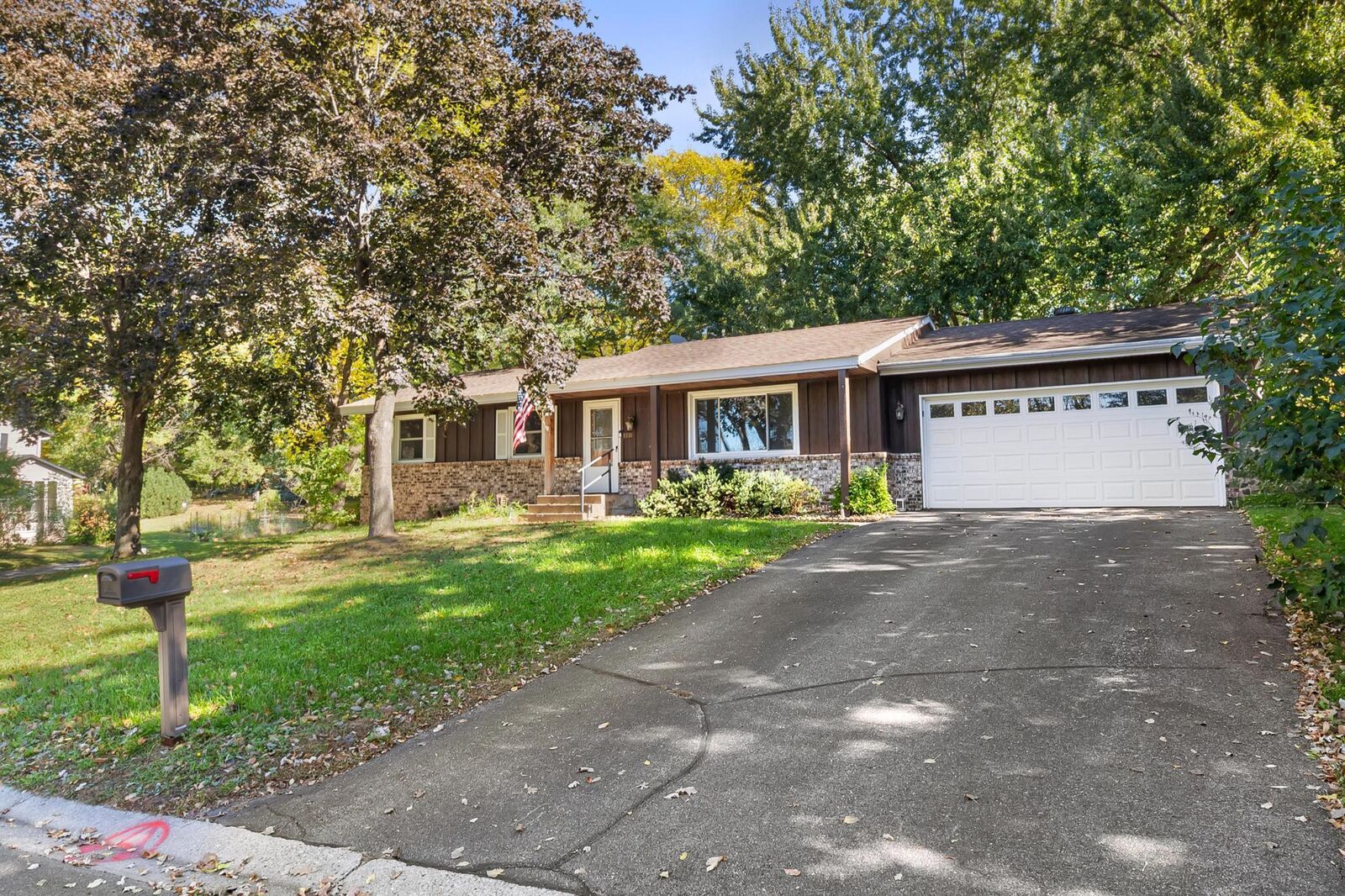 Property Photo: 4338 Dunrovin Lane MN 55123