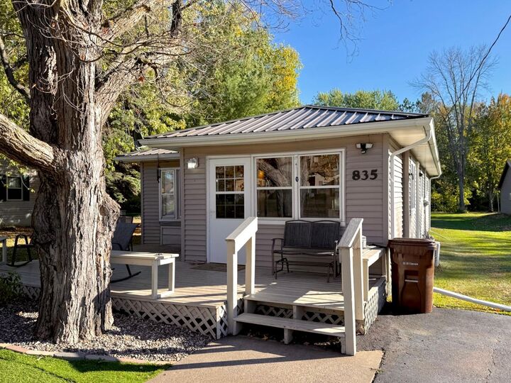 Property Photo: 835 Isle Street W MN 56342
