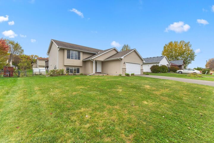 Property Photo: 604 Sunset Street MN 55313