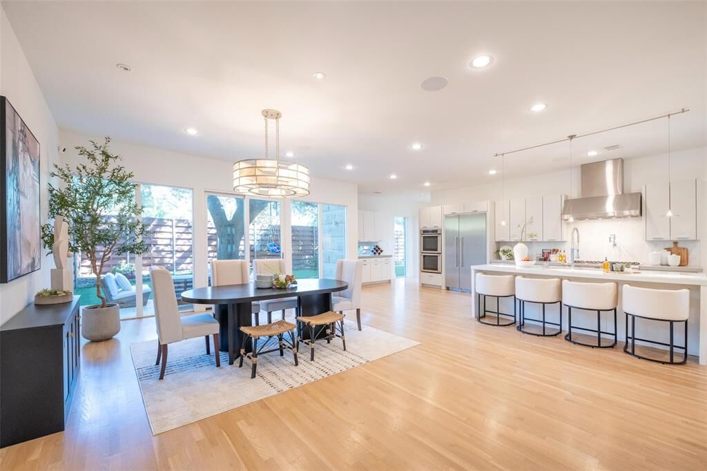 Property Photo:  5624 Melshire Drive  TX 75230 