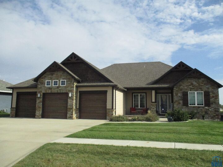 Property Photo: 2564 Nicklaus Blvd IA 51106