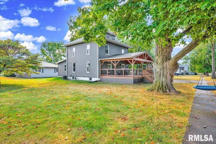 Property Photo: 214 N Kellogg Street IL 61572