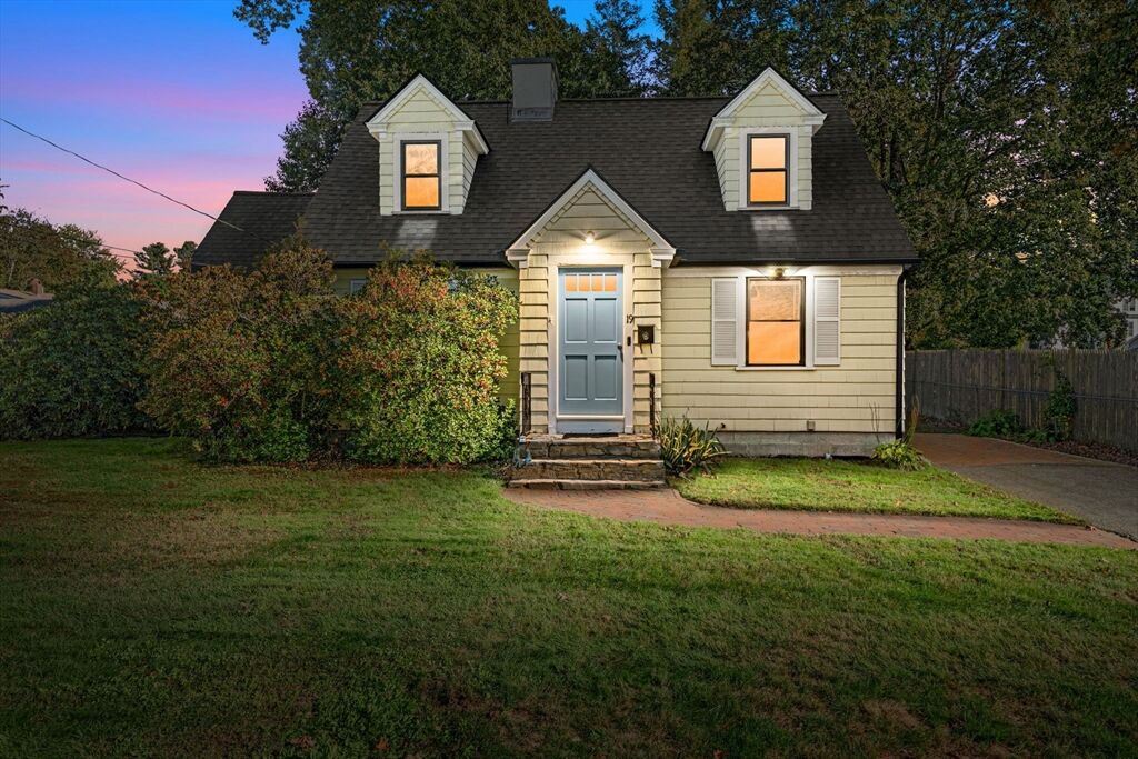 Property Photo:  19 Snowling Rd  MA 01569 