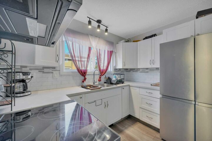 Property Photo: 5806 61 Street 17 AB T4N 6H6
