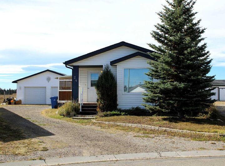 24 Noblefern Way  Sundre AB T0M 1X0 photo
