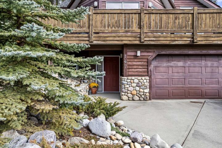 Property Photo:  147 Benchlands Terrace S  AB T1W 1G2