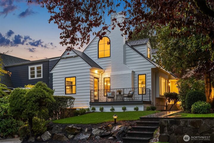 4318 NE 41st Street  Seattle WA 98105 photo