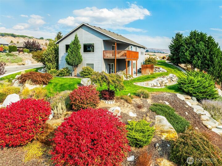 Property Photo: 2840 Akamai Way WA 98802