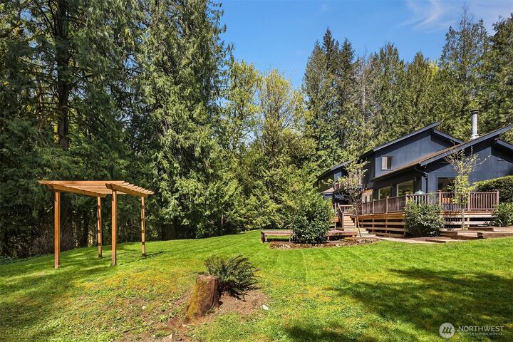 Property Photo: 14235 248th Place SE WA 98027