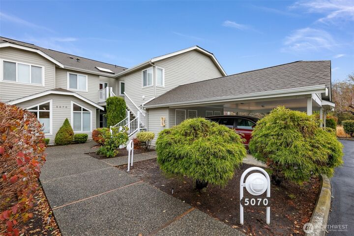 Property Photo: 5070 Festival Boulevard 2B WA 98226
