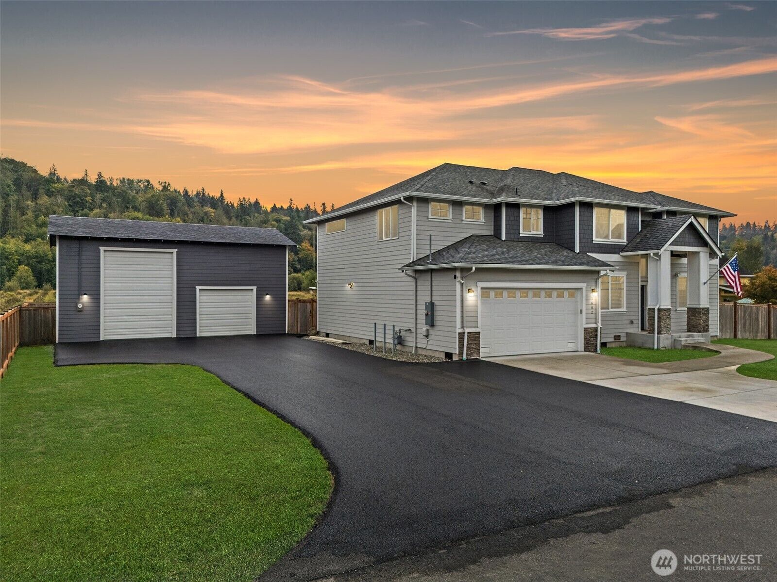 Property Photo:  1602  12th Avenue SE  WA 98372