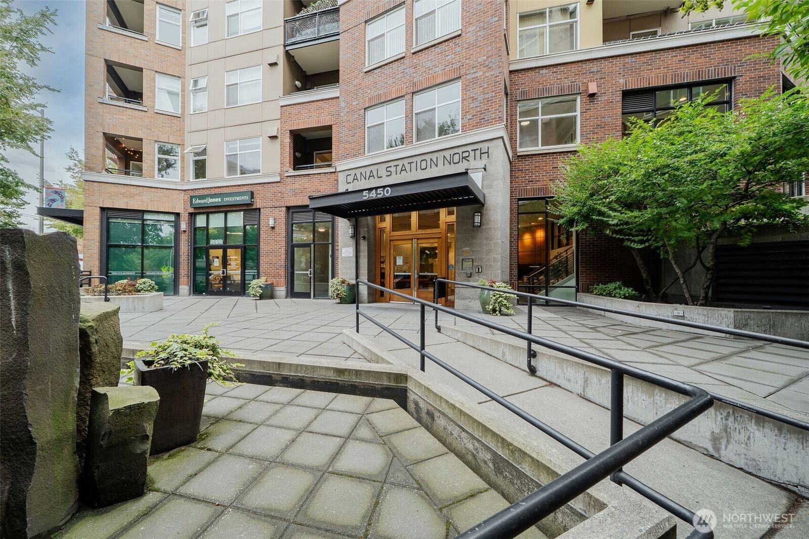 Property Photo: 5450 Leary Avenue NW 456 WA 98107