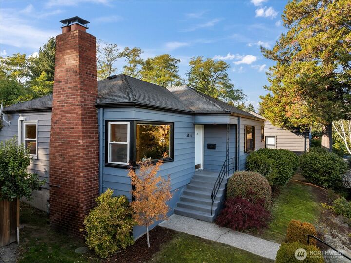 3031  34th Avenue W  Seattle WA 98199 photo