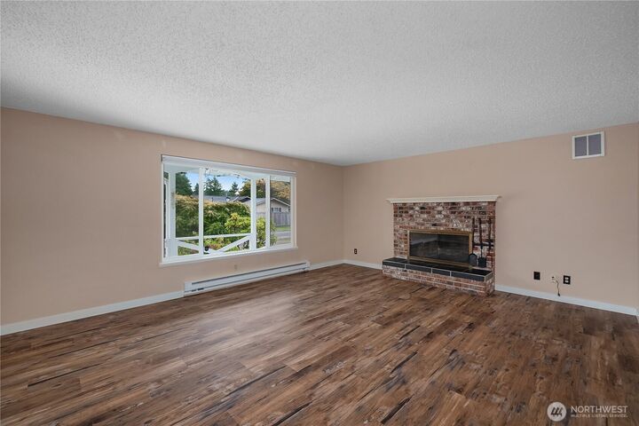 Property Photo: 3323 Amhurst Street SE WA 98501