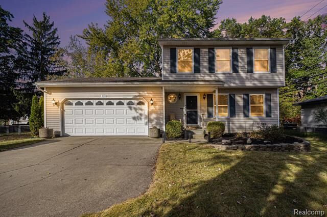 Property Photo:  980 Sherry Drive  MI 48362