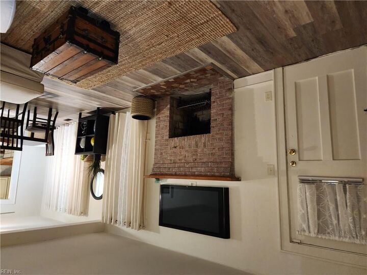 Property Photo:  231 Greenbriar Ave  VA 23661 