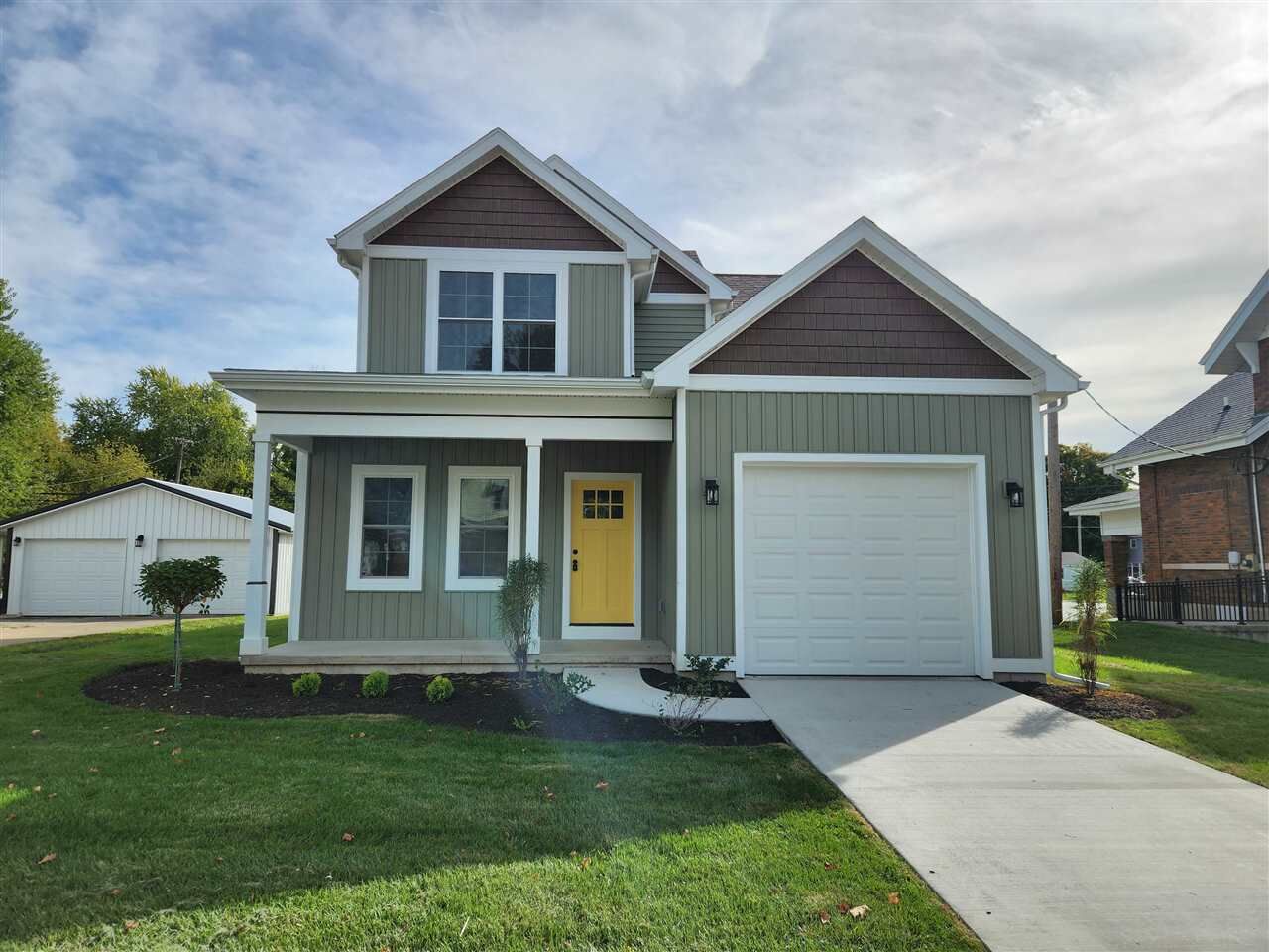 Property Photo: 407 E Main Street IN 47330