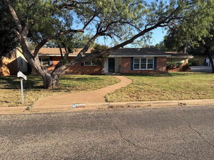 Property Photo: 2702 Harvard Ave TX 76904