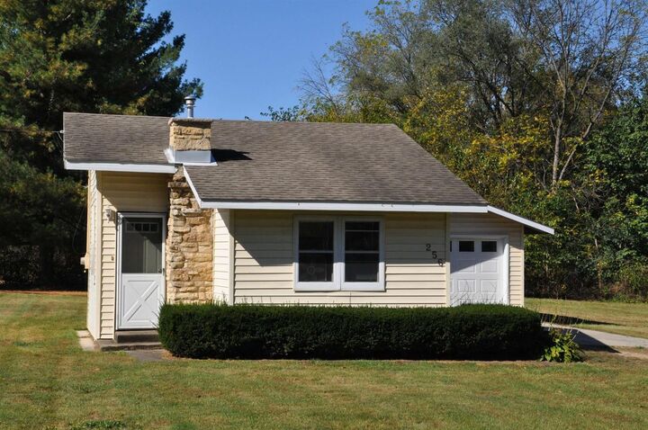 Property Photo:  256 South Wood Street  WI 53588 