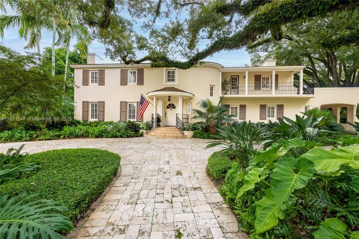 Property Photo: 1036 S Greenway Dr FL 33134