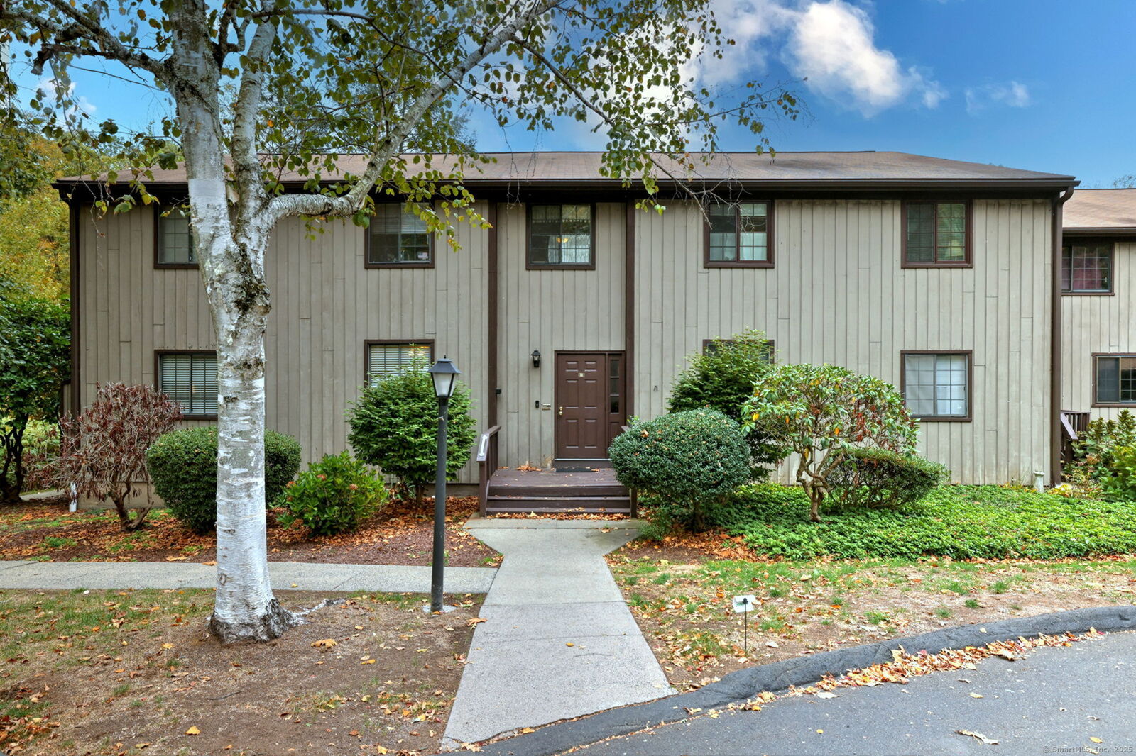 Property Photo:  1 Pond Hollow Drive 1  CT 06518 