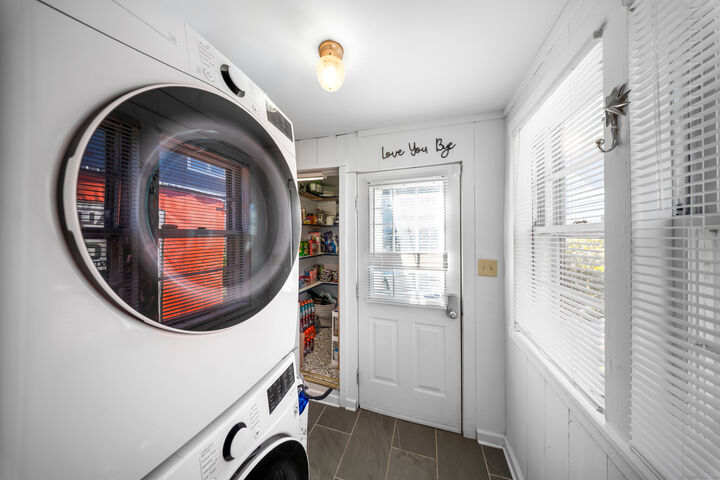 Property Photo:  32 Burwell Avenue  CT 06460
