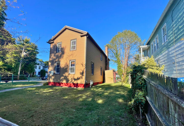 Property Photo:  57 Austin Street  CT 06515 