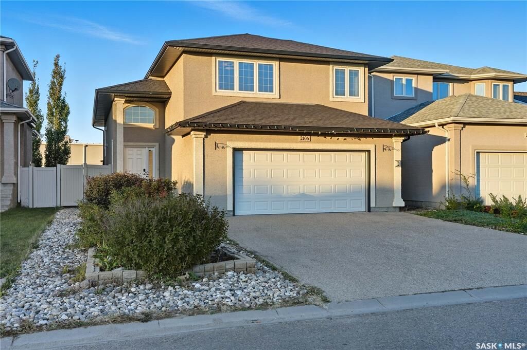Photo de la propriété:  2106 Laurier Crescent E  SK S4V 0P6