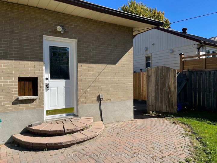 Property Photo: 334 Stevenson Road N Lower ON L1J 5N2
