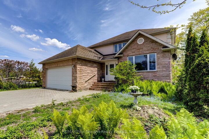 243 River Road E — photo 1