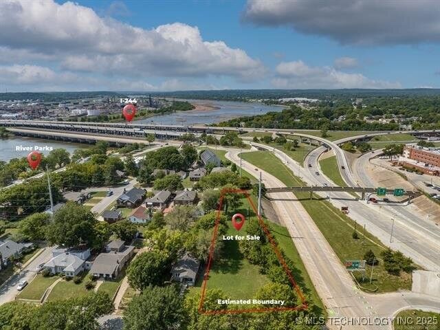 Property Photo:  1208 S Indian Avenue  OK 74127 