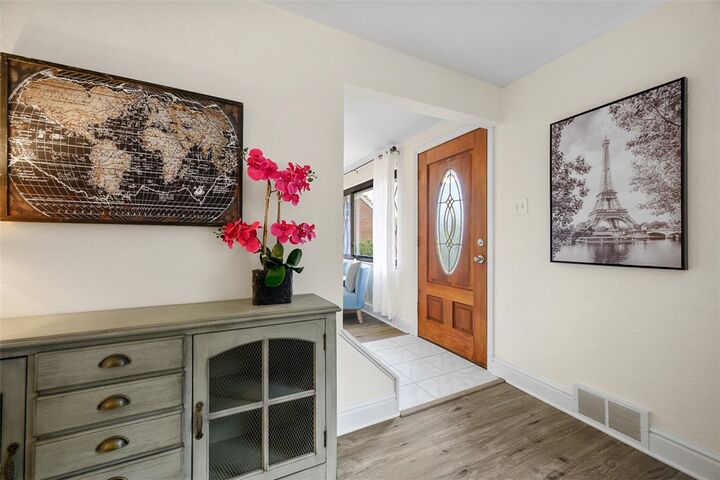 Property Photo:  105 5th St  PA 15229 
