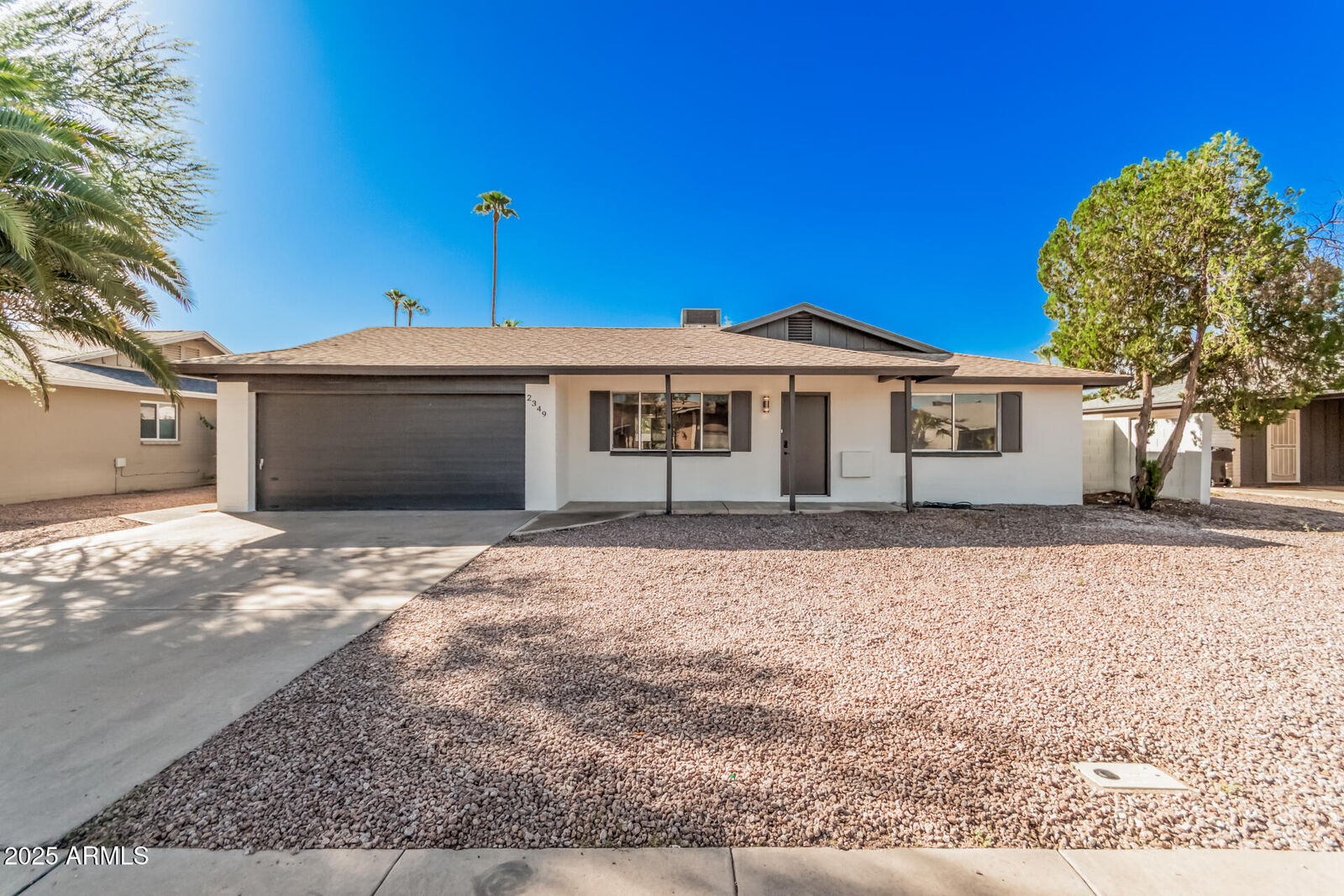 Property Photo: 2349 W Concho Avenue AZ 85202
