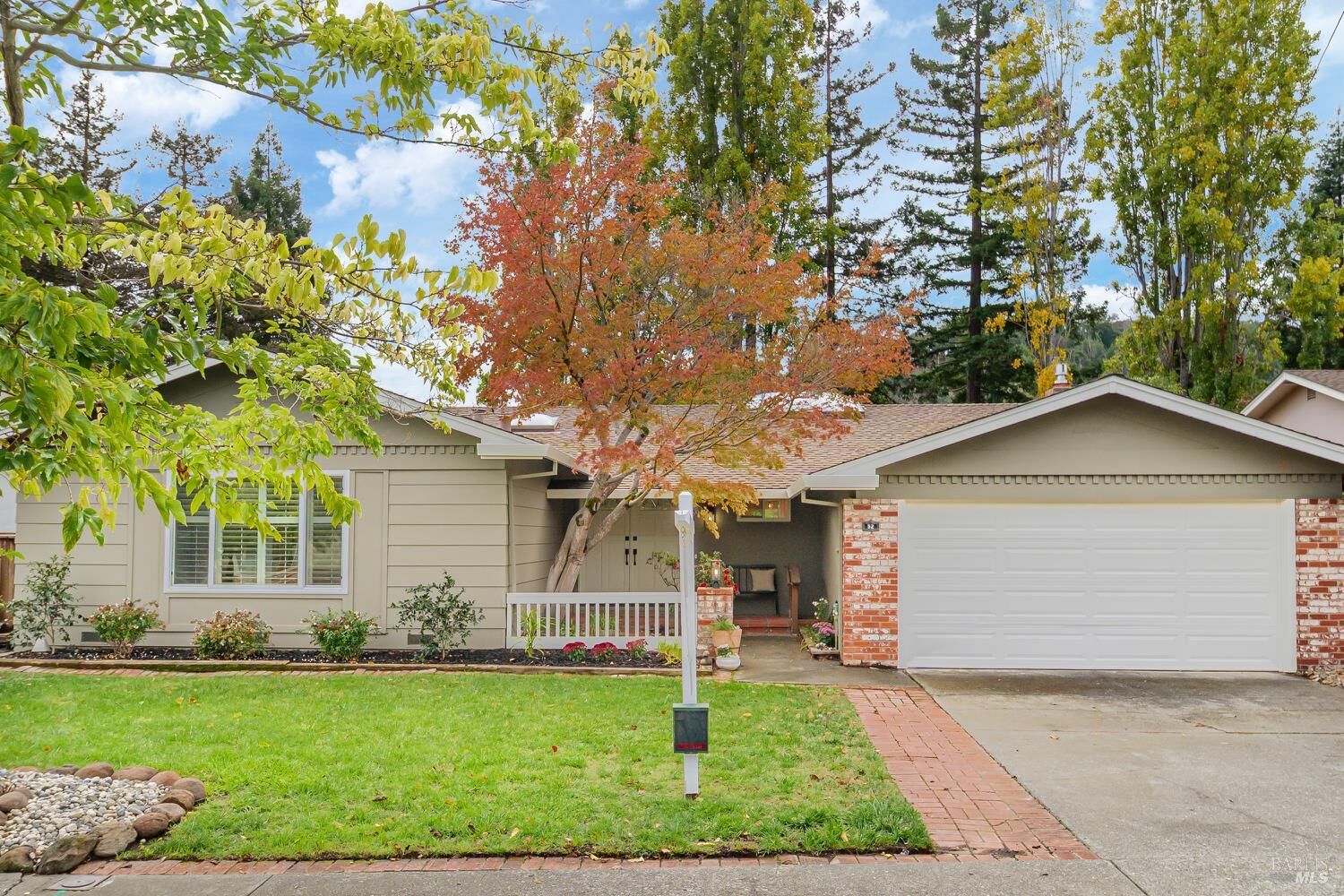 Property Photo:  52 Cottonwood Drive  CA 94901 