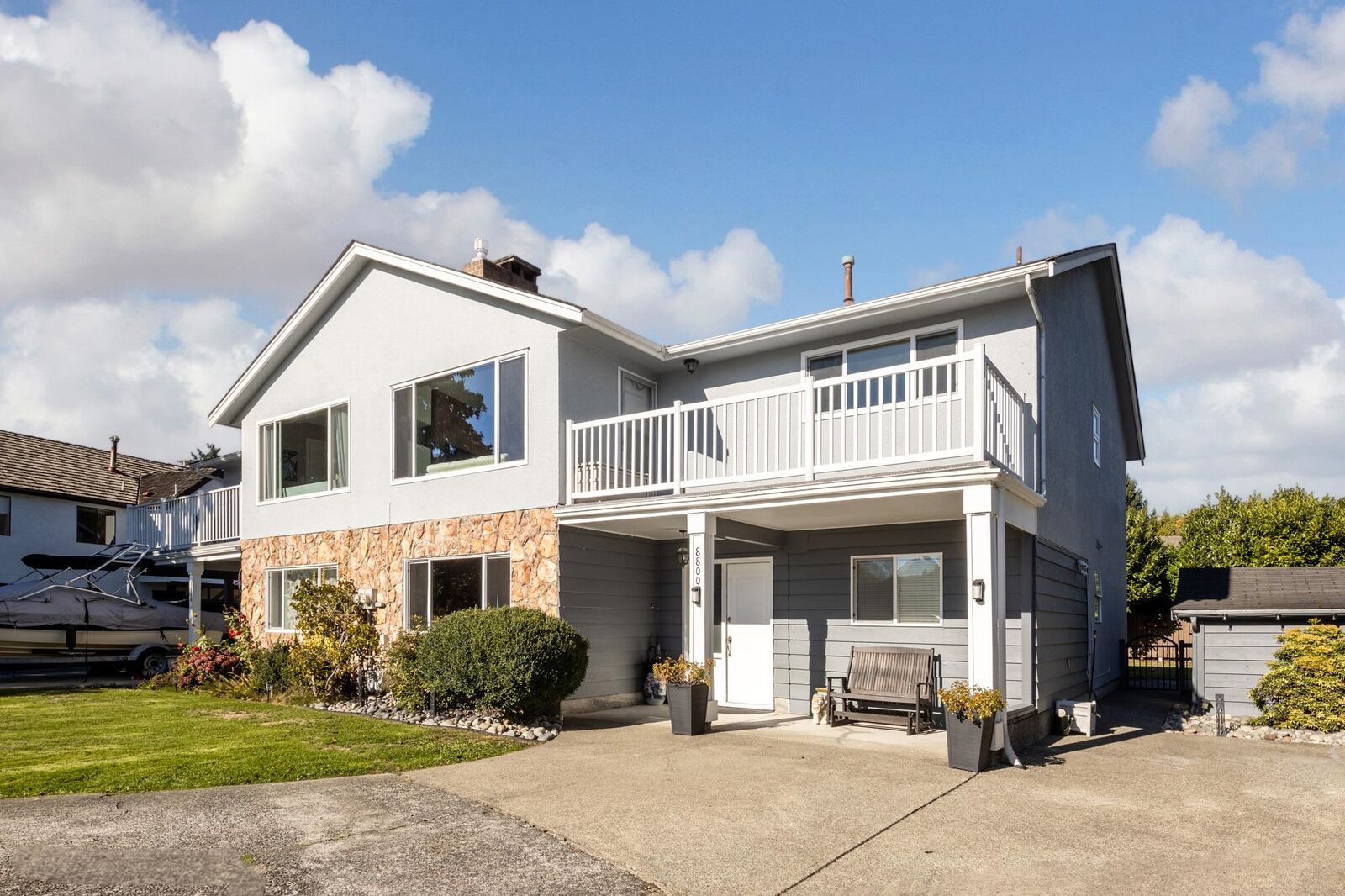 Photo de la propriété: 8800 Rosedene Court BC V7A 2P9