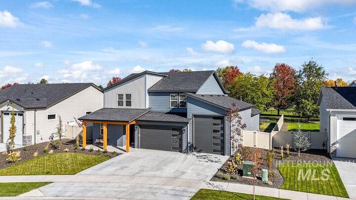 Property Photo: 324 S Quincannon Ln ID 83669-1102