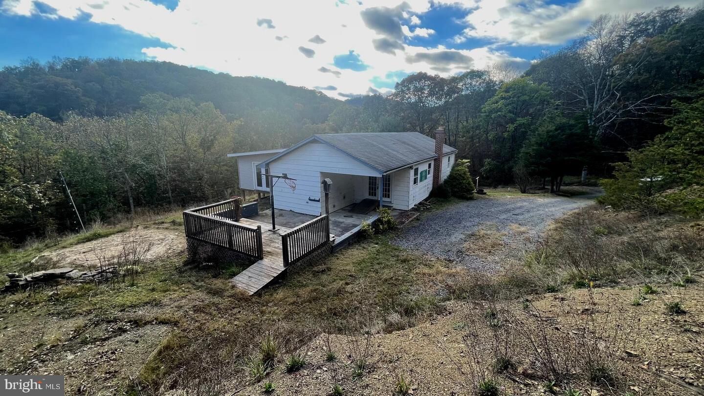Property Photo: 9710 Cumberland Road WV 26763