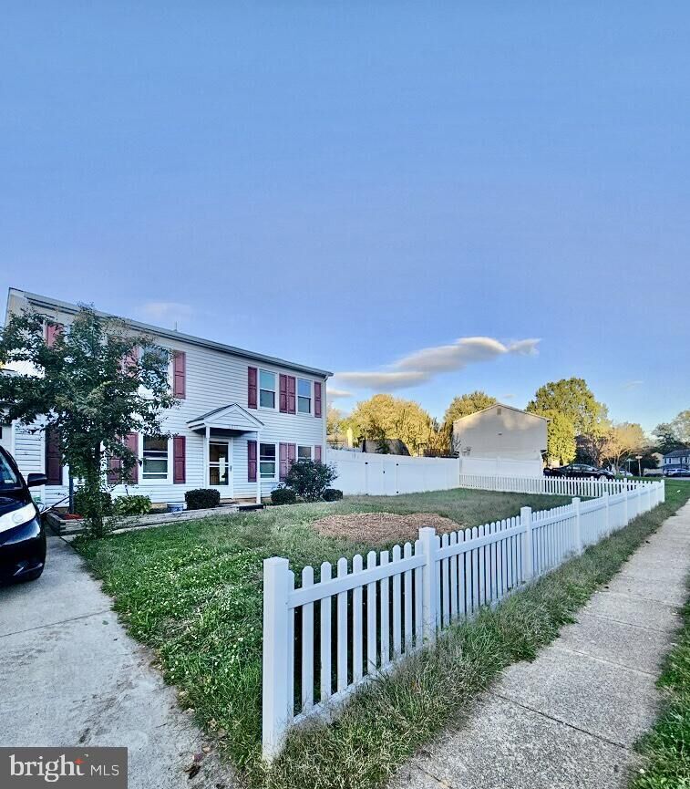 Property Photo: 5611 Roundtree Drive VA 22193