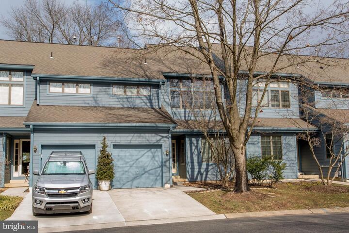 Property Photo: 9 Sturbridge Court NJ 08530