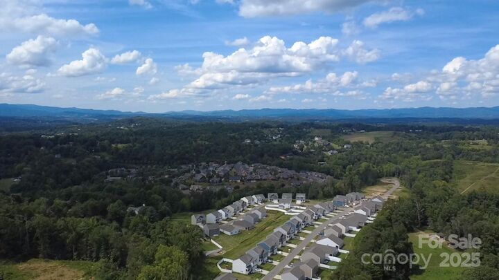 Property Photo: 584 Country Oak Drive NC 28804