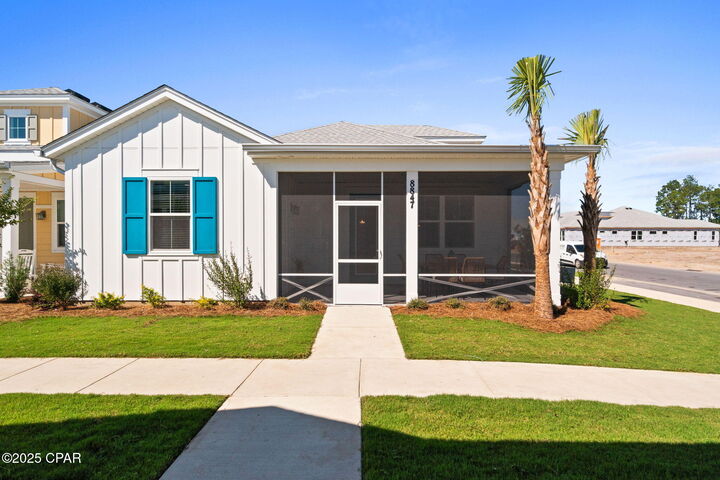 Property Photo: 8847 Macadamia Lane FL 32413