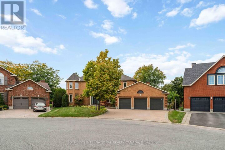 Property Photo:  19 Campfield Court  ON K2E 7X8 