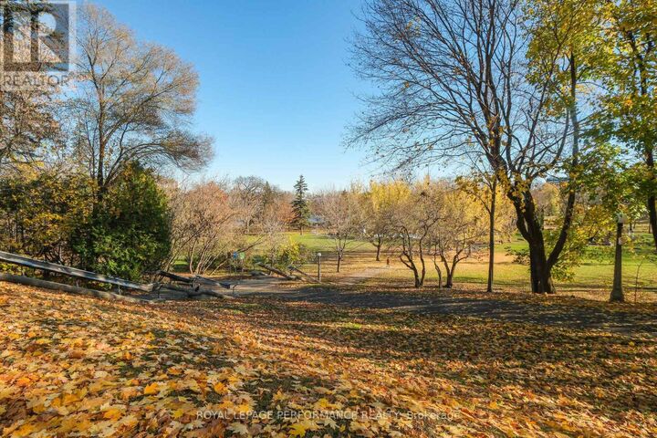 Property Photo: 4 Range Road 3 ON K1N 6R4