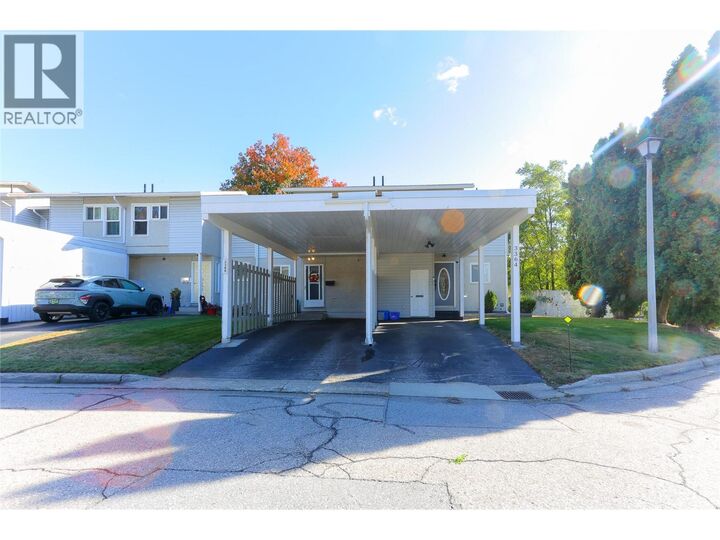 Property Photo: 3366 Laurel Crescent BC V1R 4M5