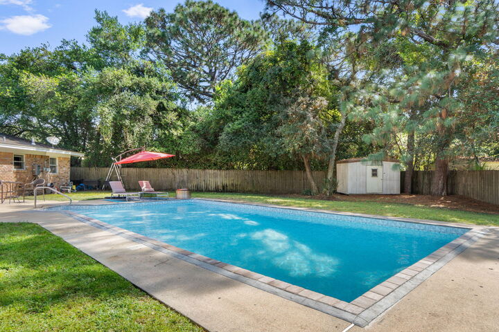 Property Photo: 28 Walnut Avenue FL 32579