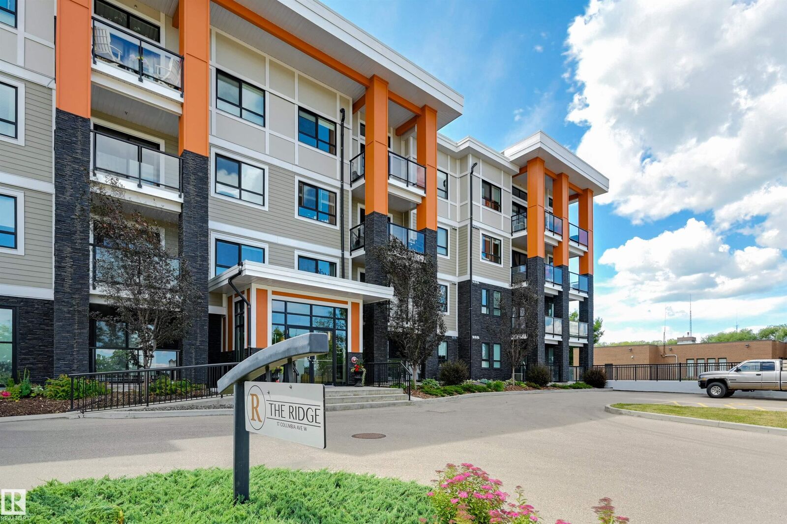 Property Photo: 17 Columbia Avenue 301 AB T9G 1Y7