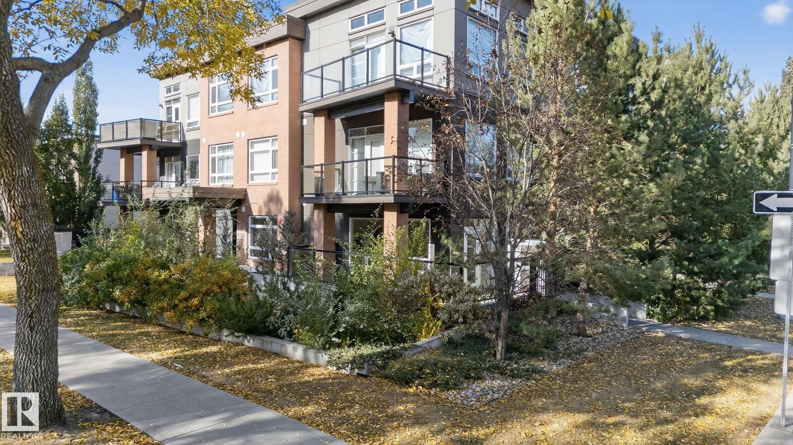 Property Photo:  10606 84 Avenue NW 103  AB T6E 2H6