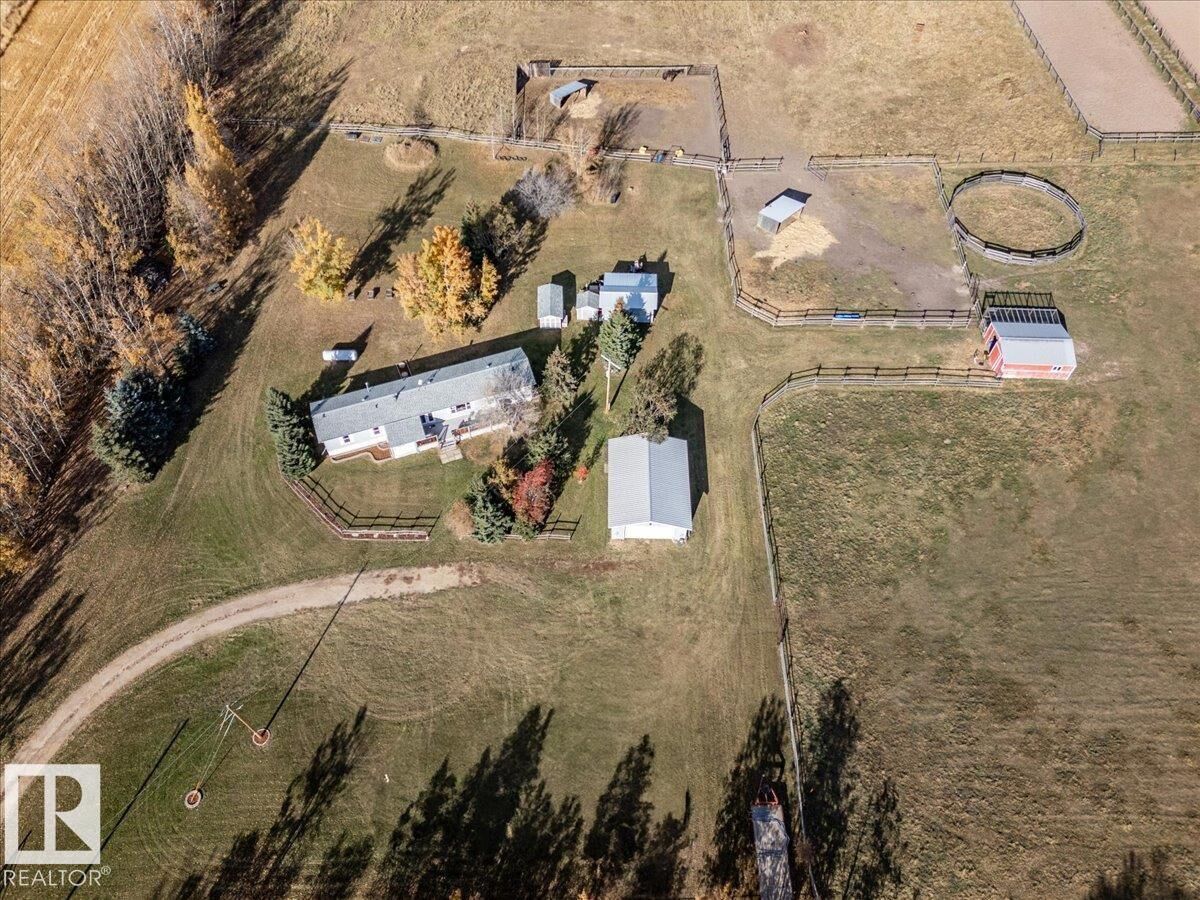 Property Photo:  28154 Twp Rd 485  AB T0C 2P0 